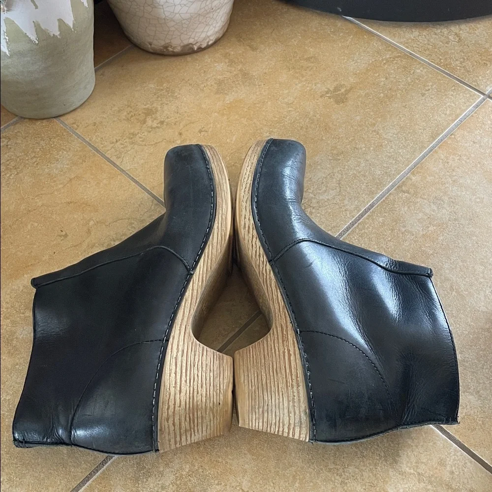 Dansko Maria Black Leather Wooden Clogs Ankle Bootie Boots Size 41 11 - Picture 6 of 9